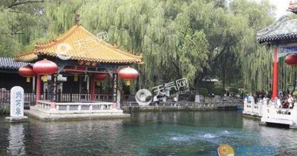 受高温天气影响 济南趵突泉水位刷新低