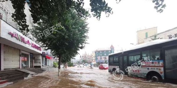 安徽遭特大暴雨袭击 今天仍有强降雨黄山等地局部大暴雨