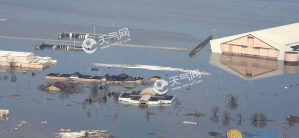 美国中部遭极端天气袭击 洪水肆虐至少9人死亡