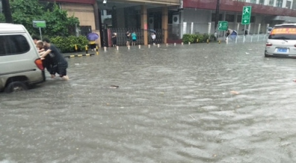 广东强降雨“刷屏” 今日珠江三角洲等地仍有大到暴雨