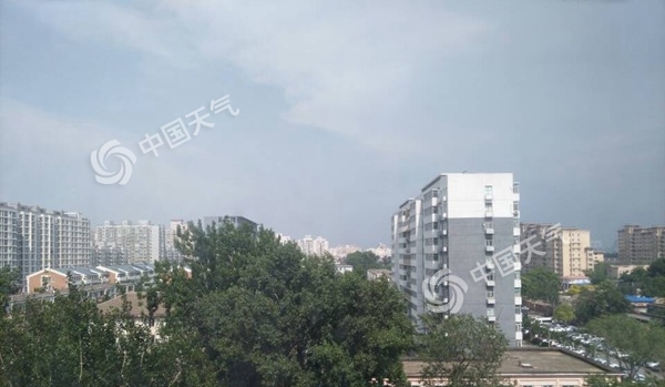 北京多区发布雷电预警 今天午后到夜间雷雨伴大风冰雹