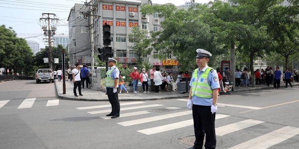 为高考加油！河北各地全力保障高考进行-图3