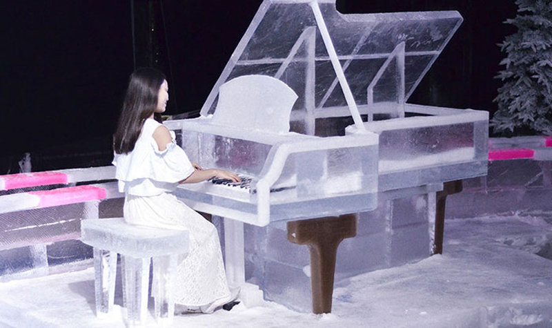 冰雕钢琴
