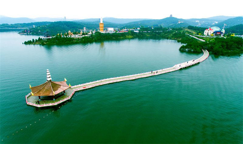 天气旅游 丹江大观苑   景区依丹江湖沿岸而建,拥有风格迥异的万米观