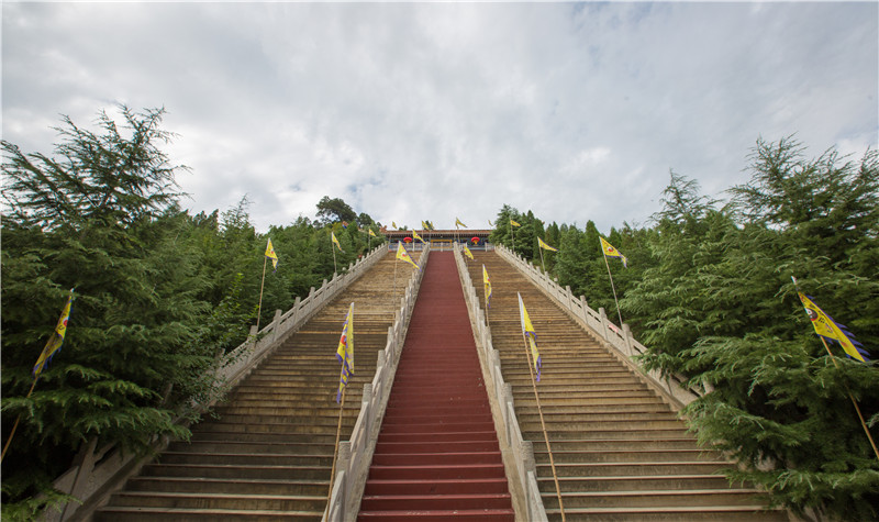 大禹渡黄河风景区位于山西省南大门的芮城县城东南10公里的黄河之滨