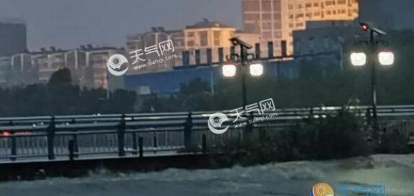 宜春一人行钢便桥被洪水冲毁 无人员伤亡已封闭处理