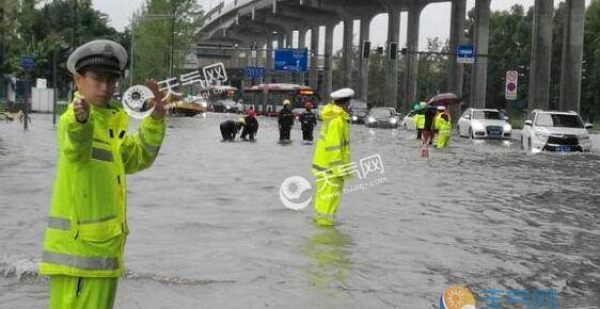 今晚四川迎新一轮强降雨 成都今日气温最高29℃