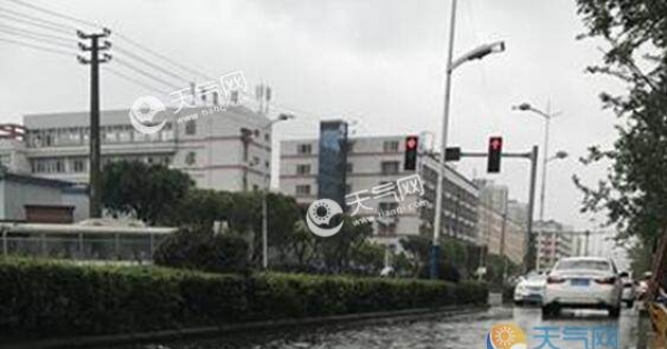 四川强降雨在线气温25℃ 成都乐山等地大到暴雨