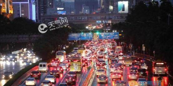 这周末湖南强降雨持续 大部气温30℃以下