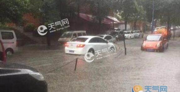 明起广东强降雨正式上线 周末广州东莞等地大暴雨
