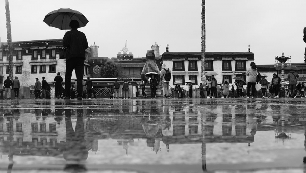 拉萨的雨季  一日如四季-图1