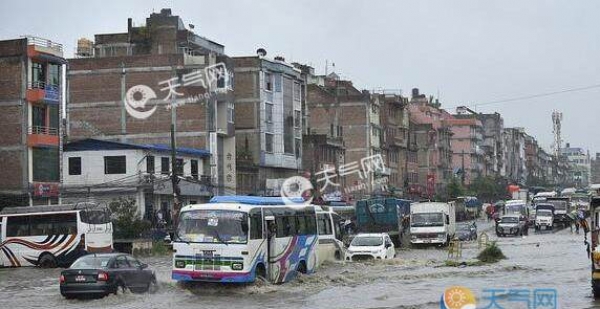 尼泊尔暴雨引发山体滑坡灾害 60人死亡100多万人受影响