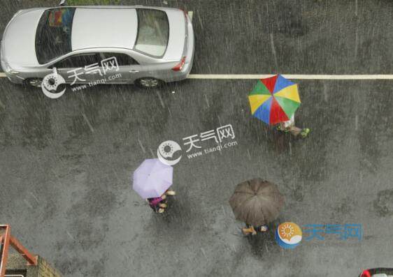 回南天地面潮湿怎么处理方法 回南天保持地板干燥小妙招
