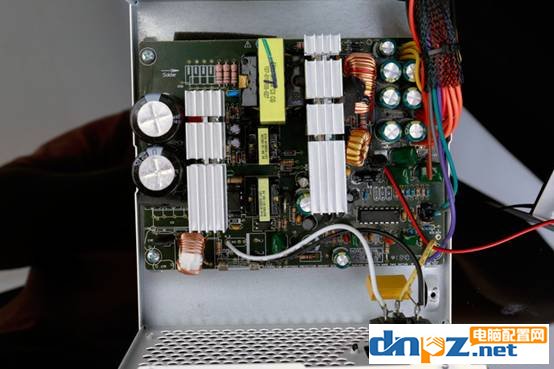 diy组装电脑防坑技巧:劣质水泥PFC电源揭秘