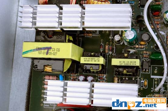 diy组装电脑防坑技巧:劣质水泥PFC电源揭秘