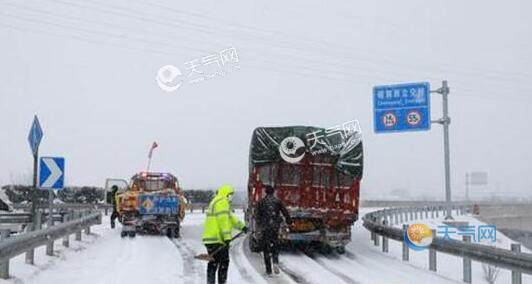 近期烟台莱阳大到暴雪 市局出动15300余人次清雪