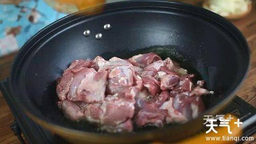 赵薇新疆羊肉手抓饭的做法 新疆羊肉手抓饭怎么做