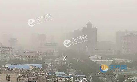 甘肃多地出现沙尘天气 局地最高气温仅13℃