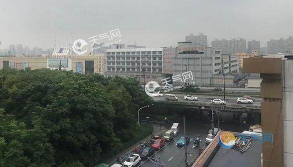 贵州局地有中到大雨 白天最高气温降至15℃