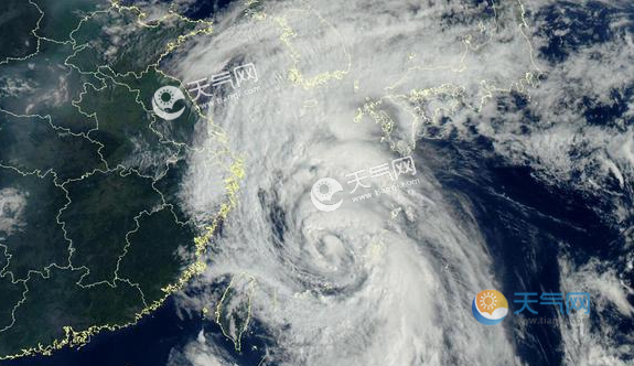 17号台风“塔巴”风力加强至台风级 中央气象台发布台风蓝色预警