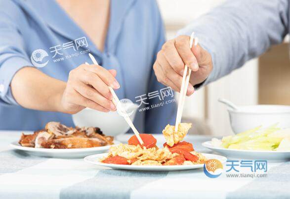 老年人冬季如何养生 冬天老人起居饮食运动要这样做