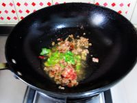 橄榄菜炒四季豆的做法步骤7