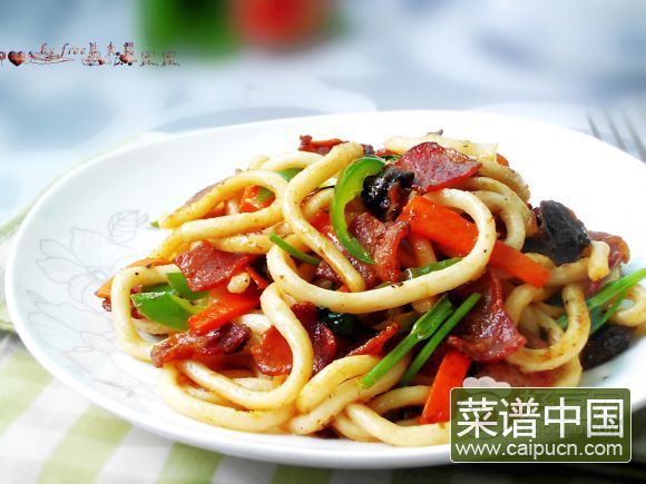 黑椒培根炒乌冬面