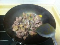 贵州酸汤牛腩的做法步骤3