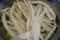 丝瓜腐竹汤的做法步骤3