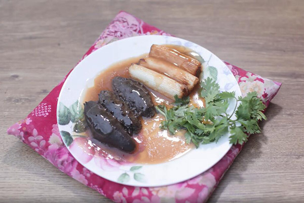 海参怎么做好吃 葱烧海参的做法