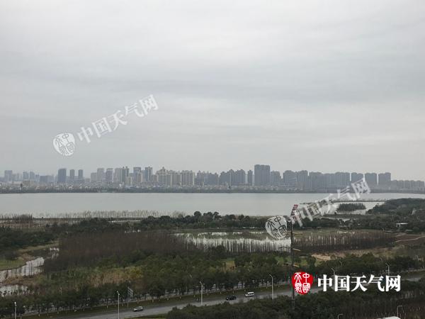 冷空气来袭江西气温大跳水 今明天赣州等5市局地有大雨 