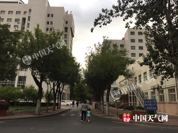 今天北京小雨降温凉意浓 最高气温不足20℃