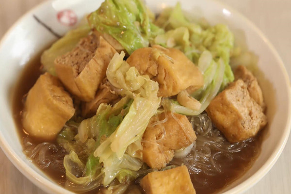 白菜粉丝炖豆泡的做法 白菜粉丝炖豆泡怎么做好吃