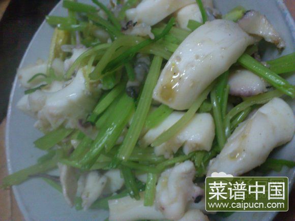 芹菜炒墨鱼
