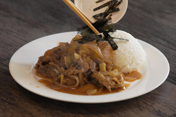 牛肉盖饭的家常做法 怎么做牛肉盖饭