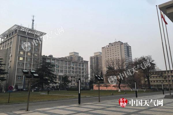 北京今天霾最重明好转 大兴等地大雾致多条高速封闭