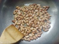 油酥花生米的做法步骤9