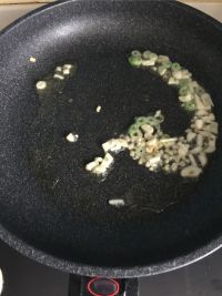 蟹肉烩豆腐的做法步骤4