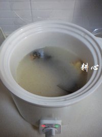 苹果炖鱼汤的做法步骤11