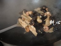 木耳腐竹炒虾仁的做法步骤14