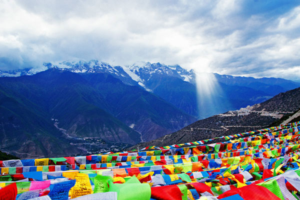 梅里雪山要不要门票 梅里雪山景区要门票吗
