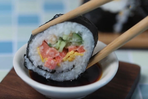 紫菜包饭的家常做法 怎么做紫菜包饭好吃