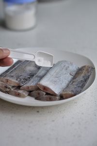 红烧带鱼的做法步骤1