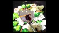 海鲜炒双花的做法步骤4