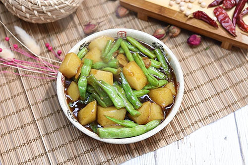 土豆炖豆角的做法 土豆炖豆角怎么炖