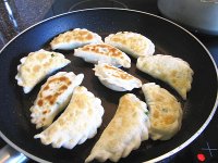 鸡蛋虾米韭菜盒子的做法步骤13