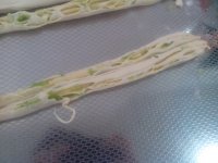 手撕葱花饼的做法步骤6