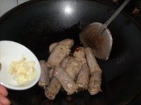 红烧鸭脖的做法步骤9