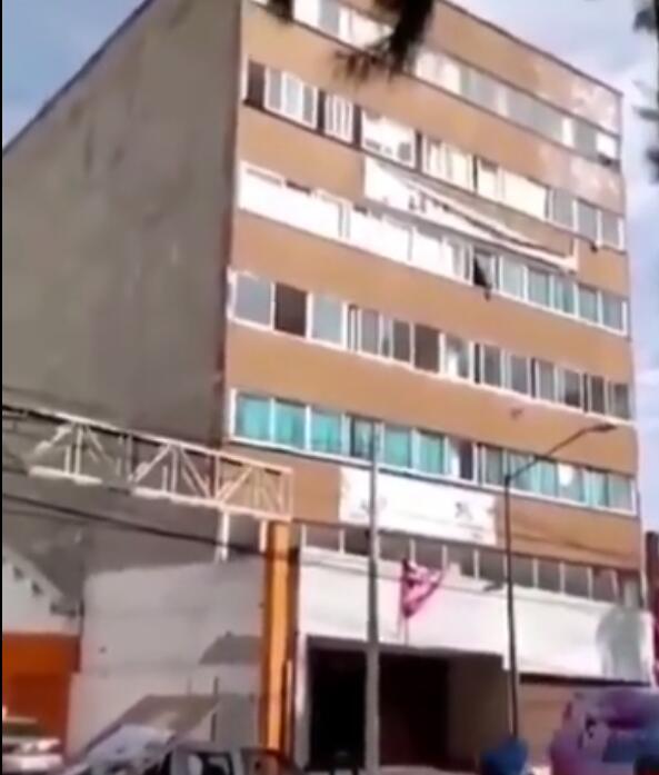 直击墨西哥7.4级强震现场图集  2020墨西哥发生7.4级地震现场图汇