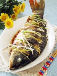 清蒸鲤鱼的做法步骤10